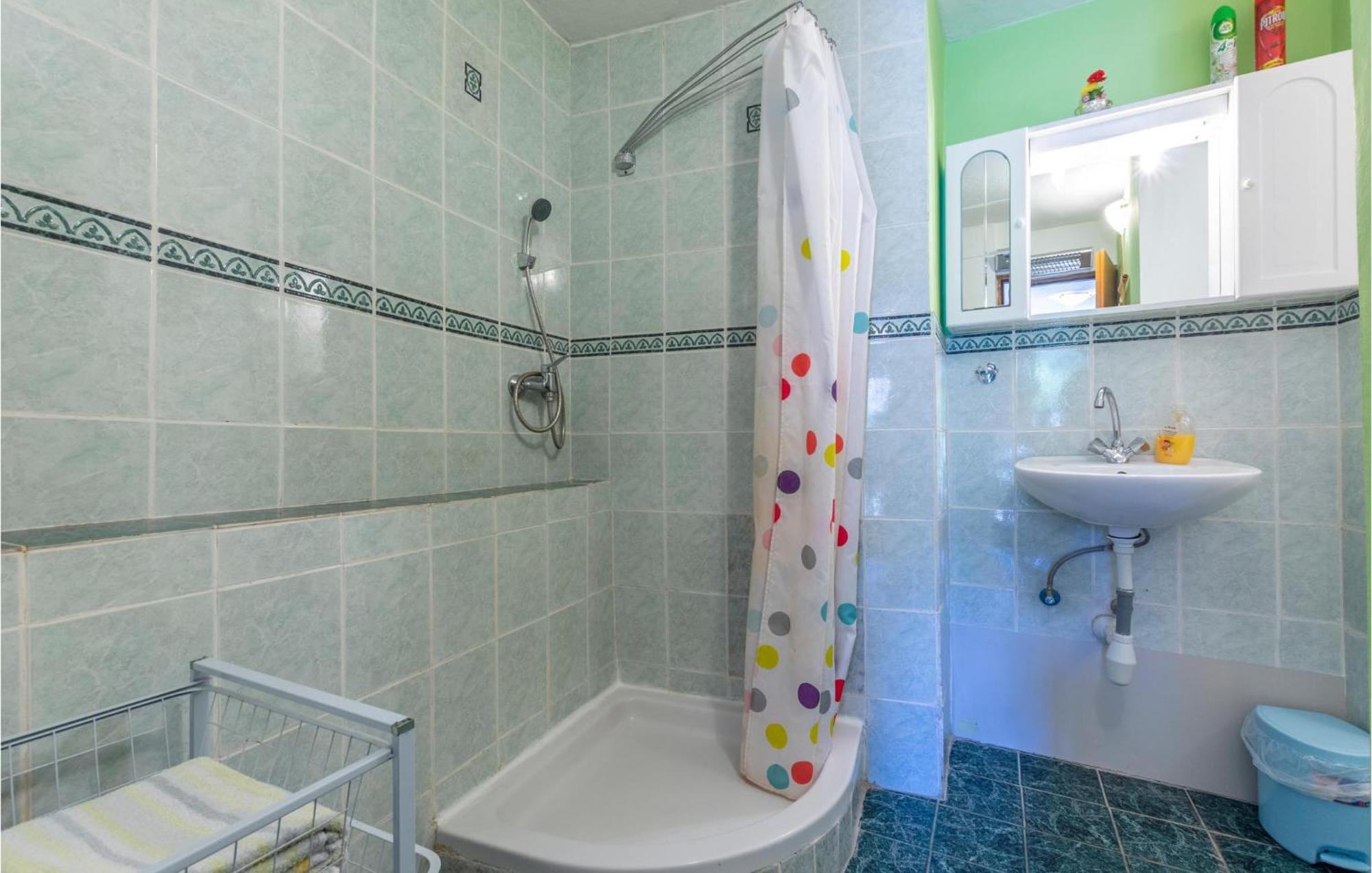 Lovely Apartment In Omis With Kitchen Esterno foto