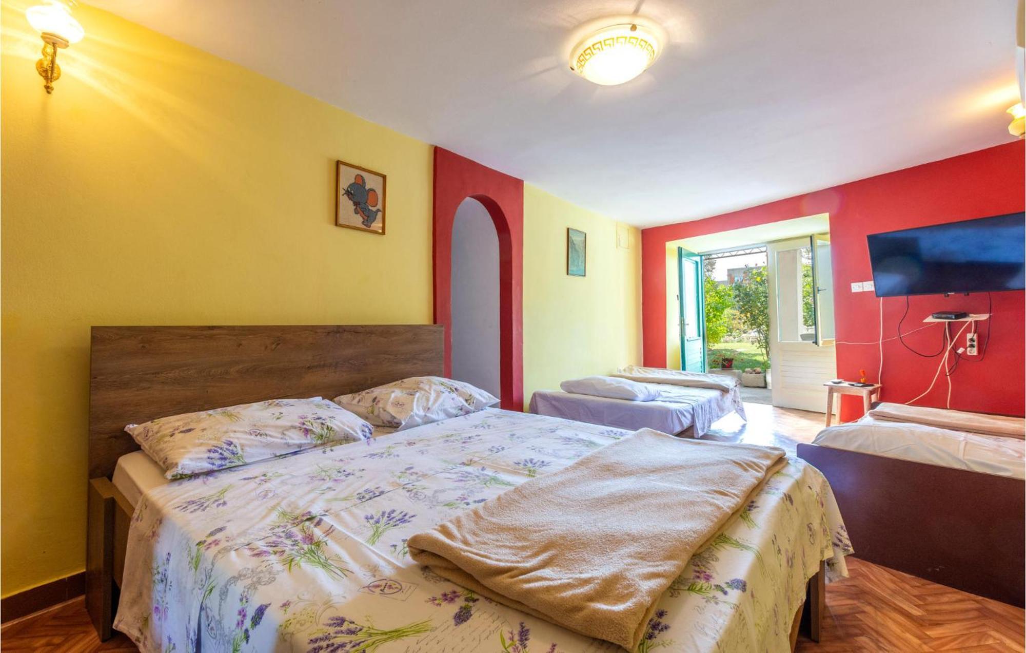 Lovely Apartment In Omis With Kitchen Esterno foto