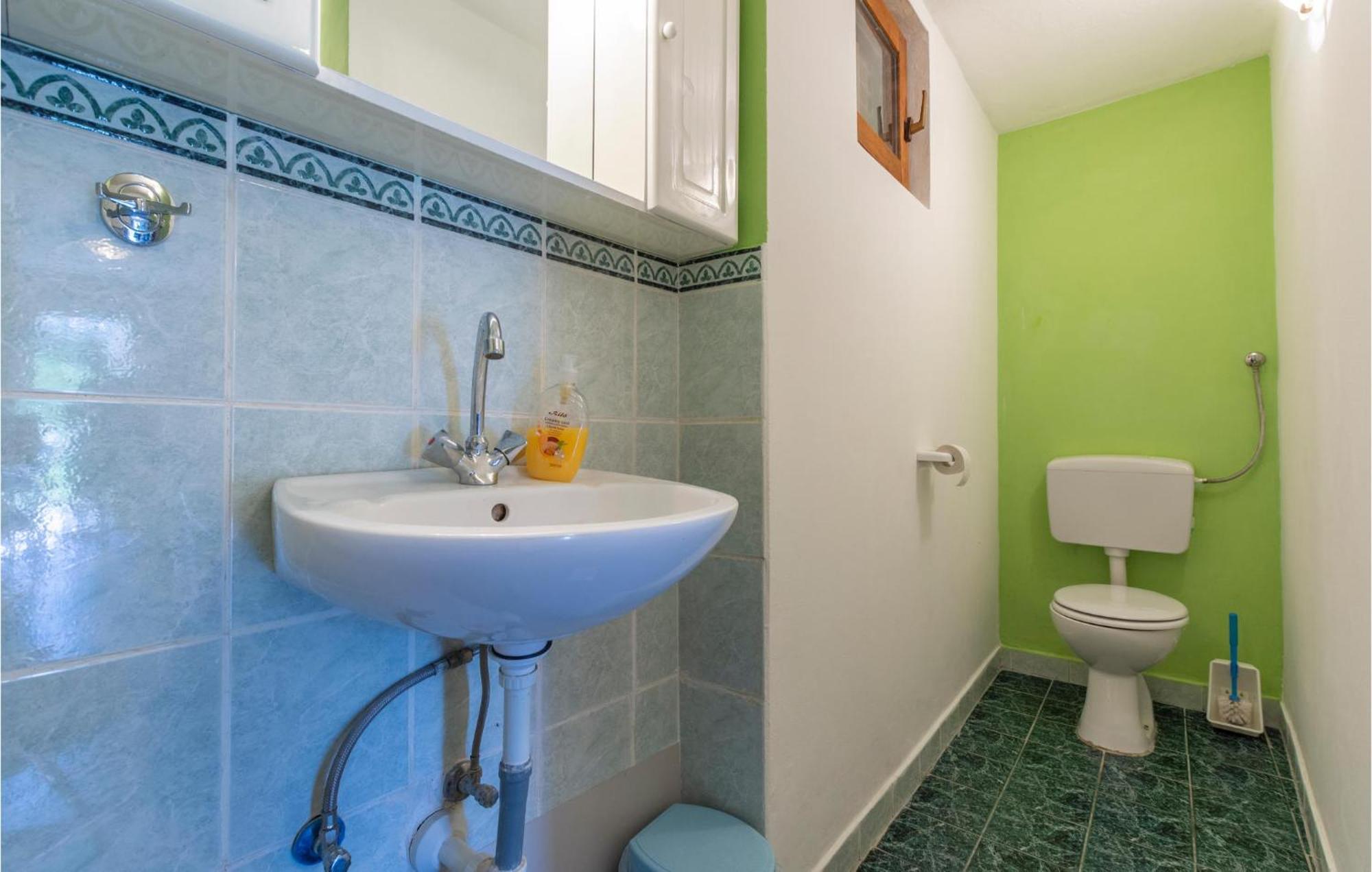 Lovely Apartment In Omis With Kitchen Esterno foto