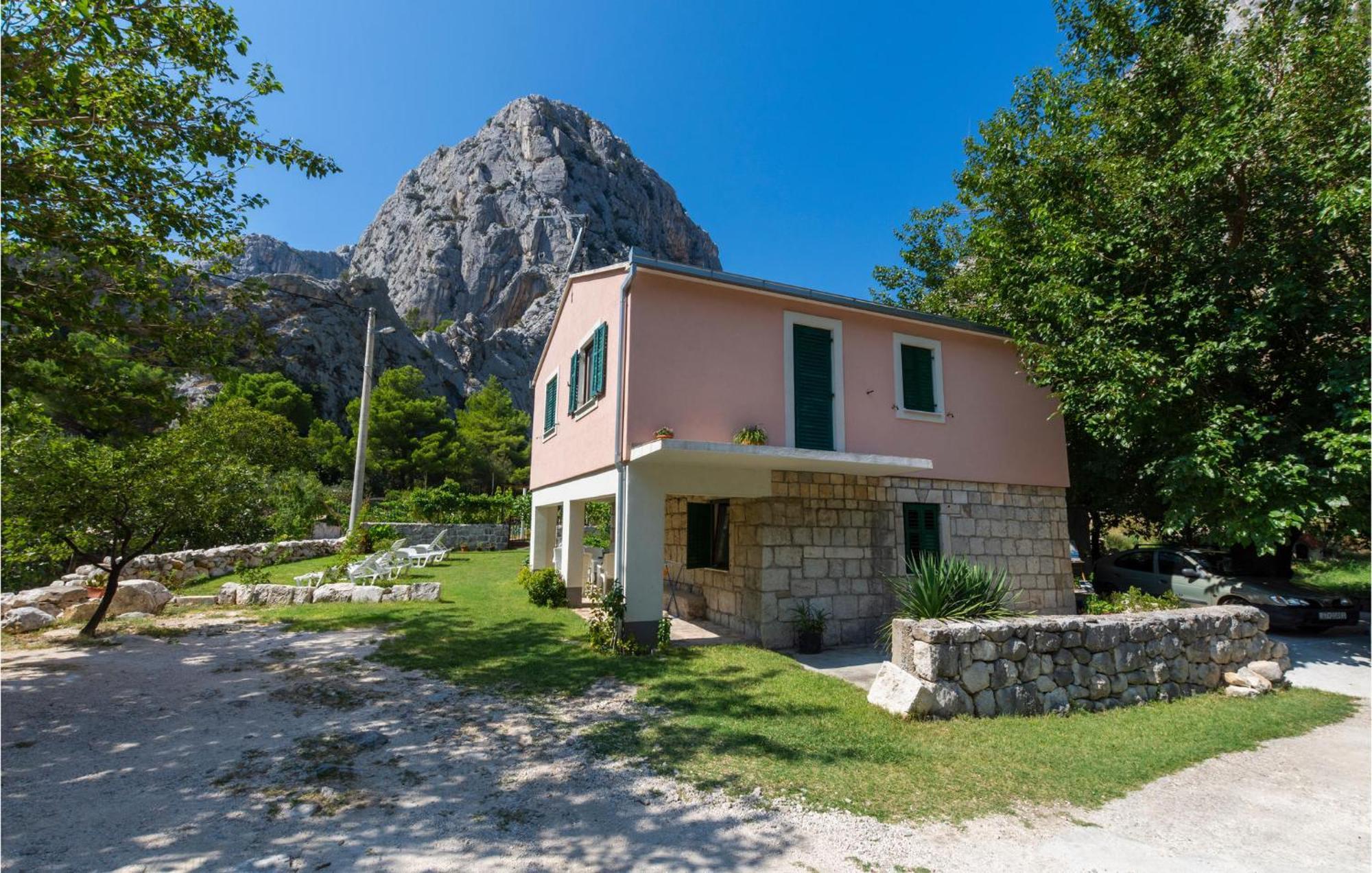 Lovely Apartment In Omis With Kitchen Esterno foto