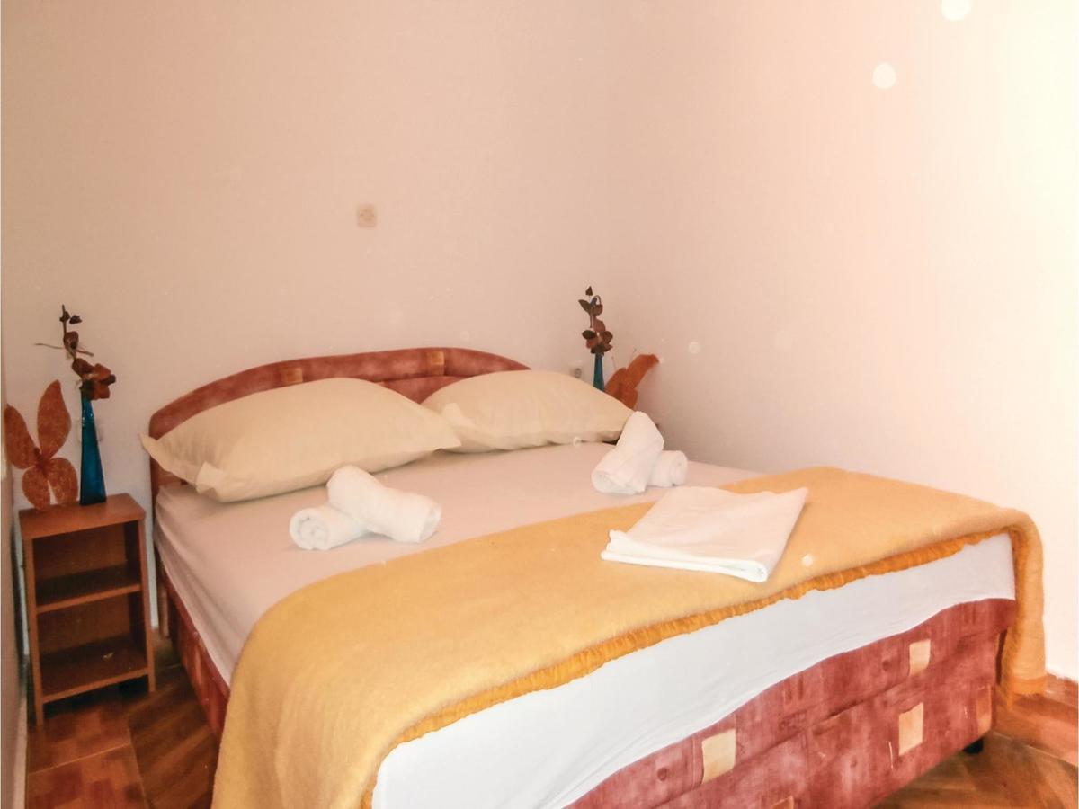 Lovely Apartment In Omis With Kitchen Esterno foto